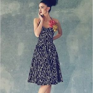 Anthropologie Traced Twirls girls of Savoy EUC 10